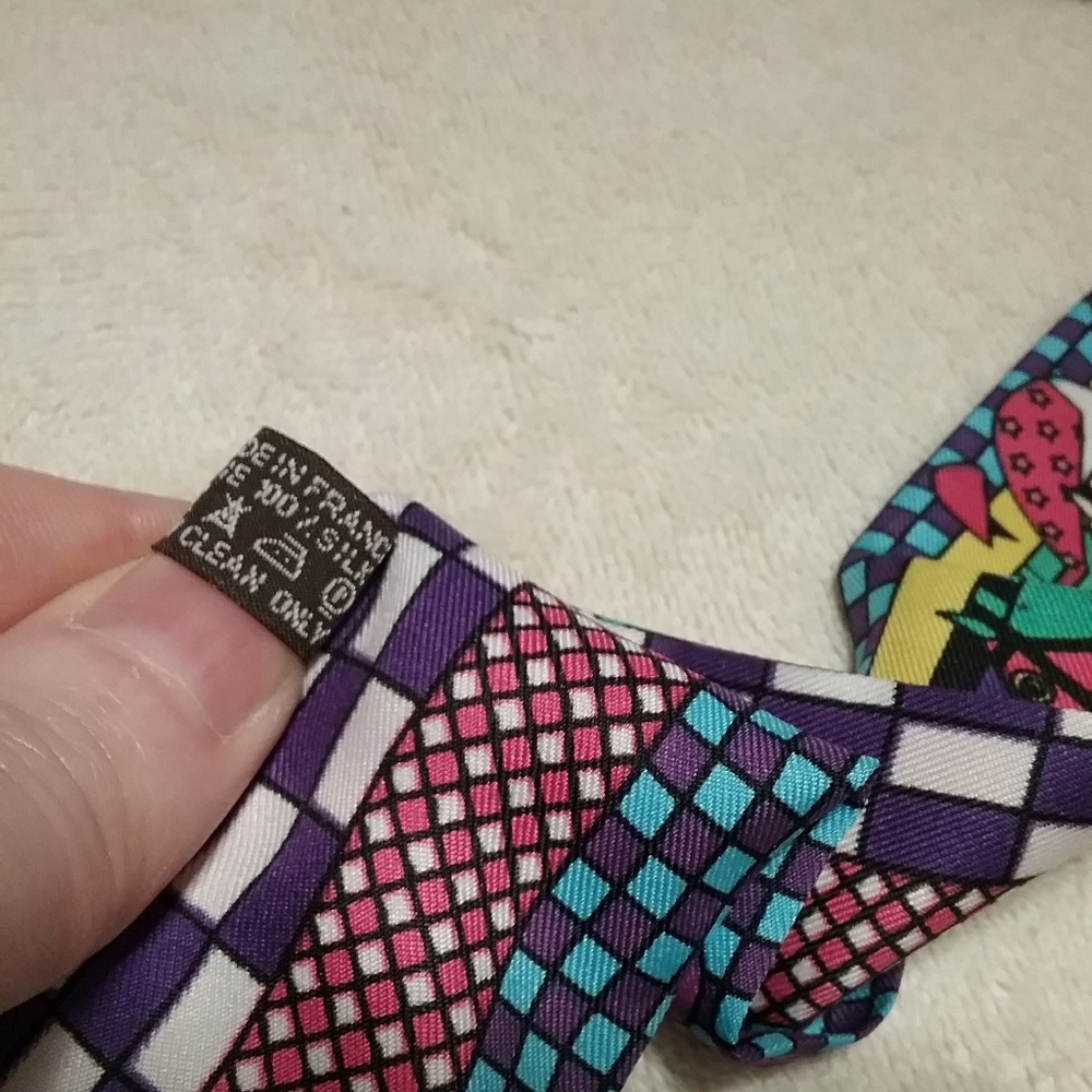 BRAND NEW Authentic Hermes Twilly Scarf - Picture 3 of 4